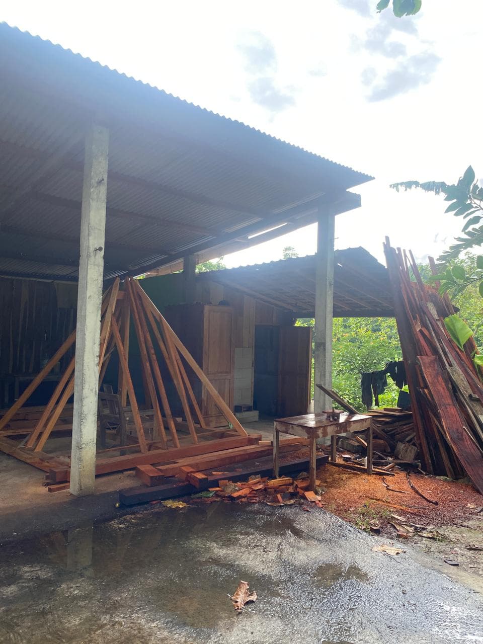 Pak Manto gergaji dan online shop Bu trianingsih