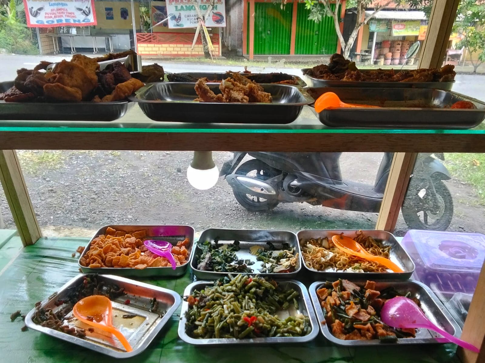 Warung Makan Prasmanan Sederhana