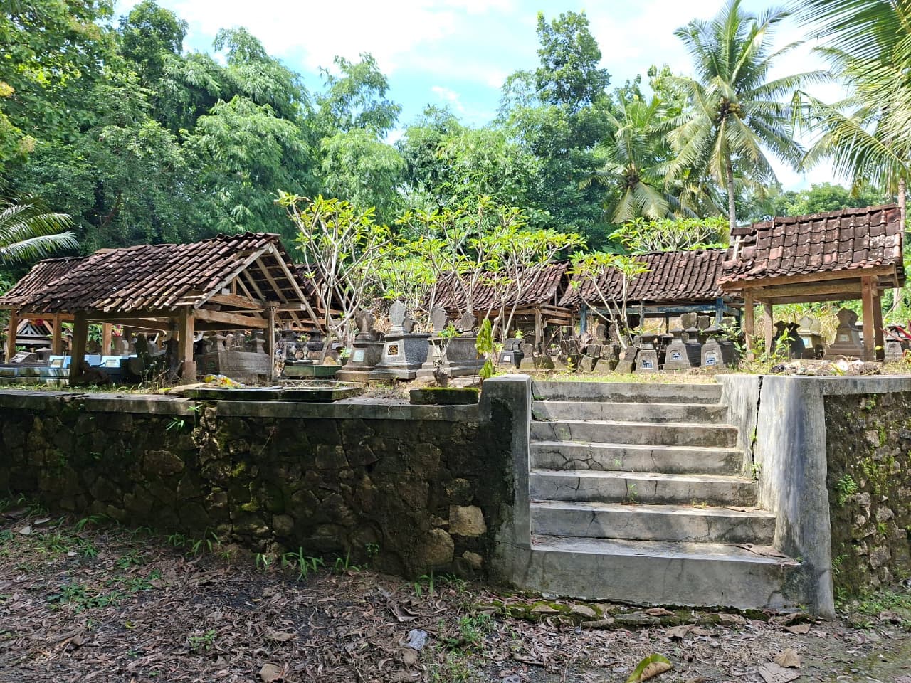 Pemakaman Umum (TPU) Mbrecak